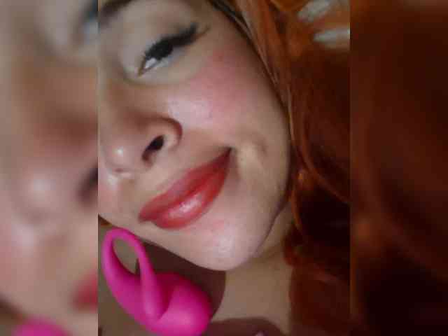 ZunaraOfficial1 webcam