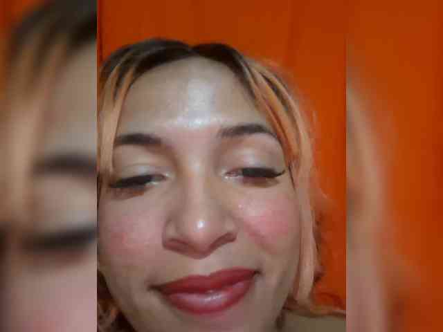 ZunaraOfficial1 webcam