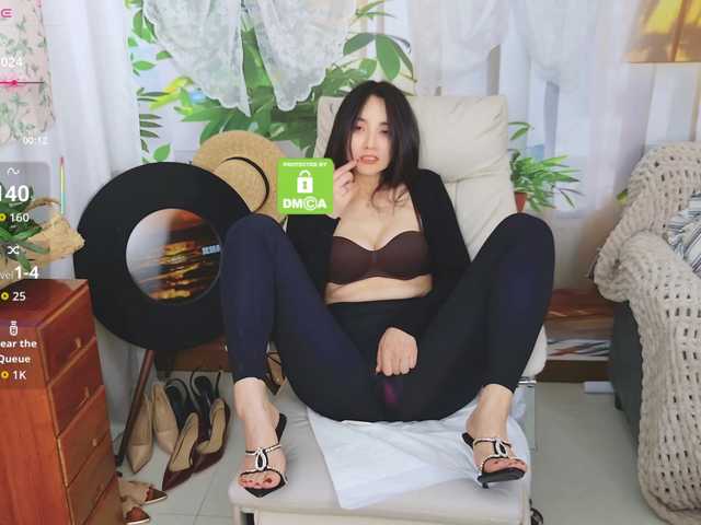 zhuli1163's BongaCams show and profile