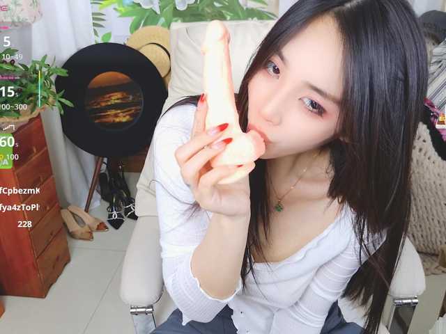 zhuli1163's BongaCams show and profile