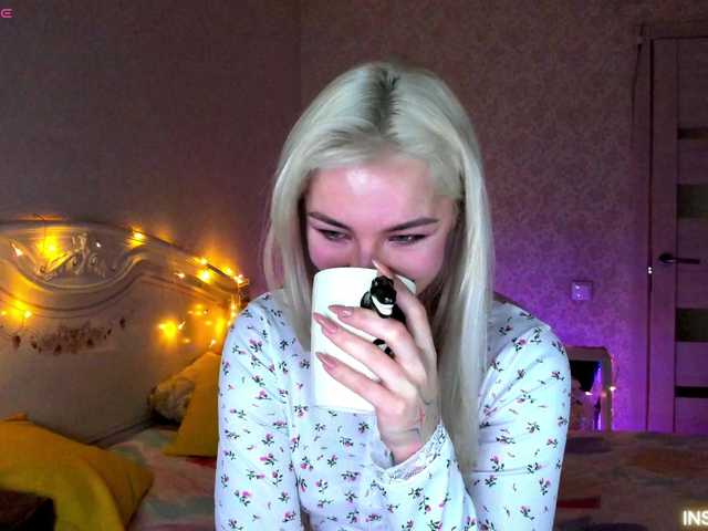 LillyMoure's BongaCams show and profile