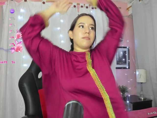 AlanaSaadi's BongaCams show and profile