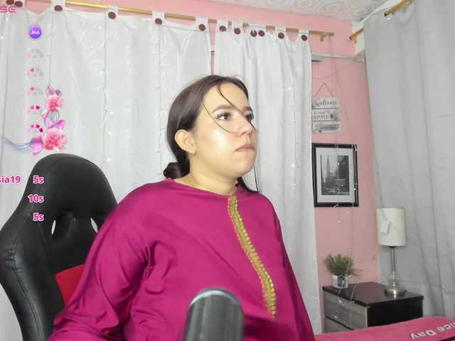 AlanaSaadi's BongaCams show and profile