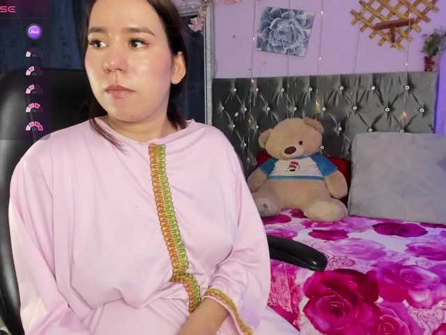 AlanaSaadi's BongaCams show and profile