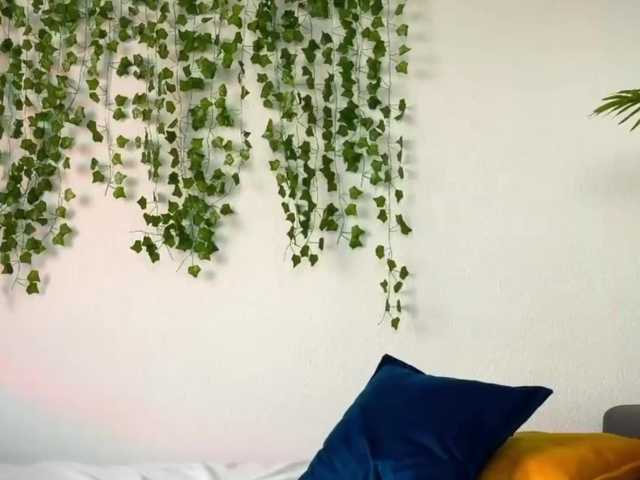 ElliWilson's BongaCams show and profile