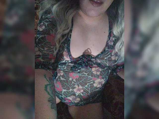 Ms-Ella's BongaCams show and profile