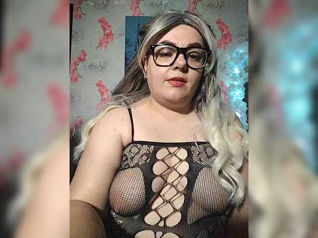 Ms-Ella's BongaCams show and profile