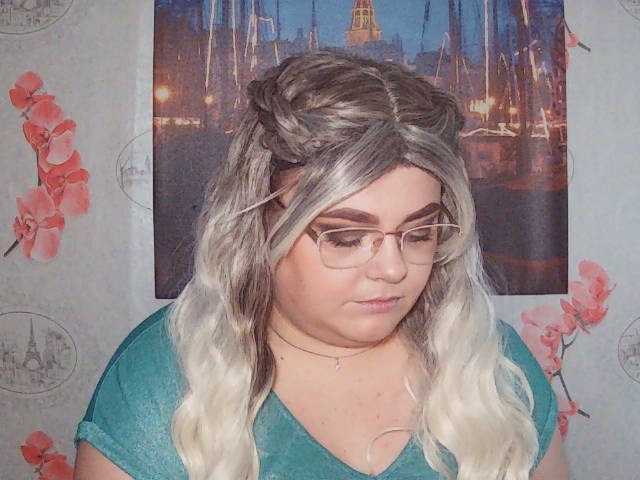 Ms-Ella's BongaCams show and profile