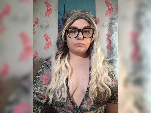 Ms-Ella's BongaCams show and profile