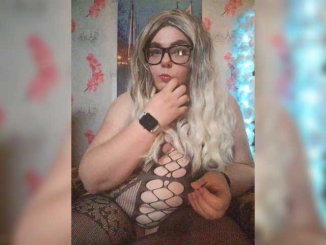 Ms-Ella's BongaCams show and profile