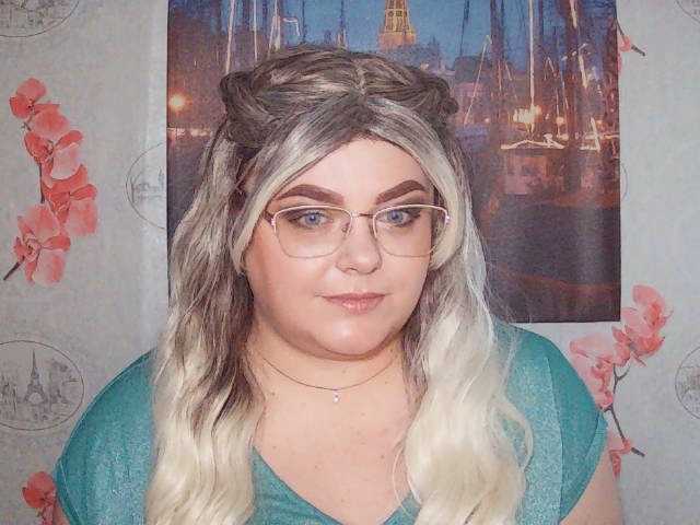 Ms-Ella's BongaCams show and profile