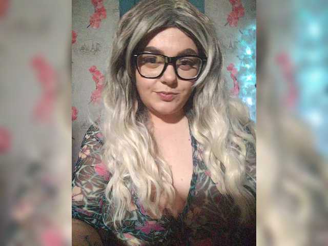 Ms-Ella's BongaCams show and profile