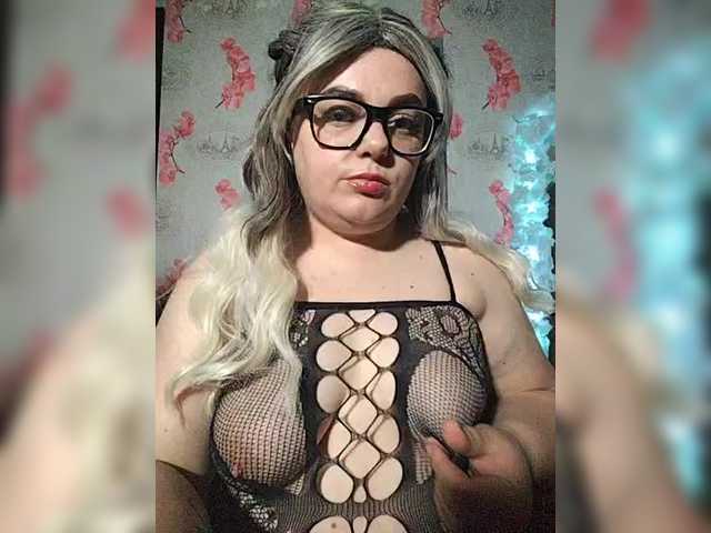 Ms-Ella's BongaCams show and profile