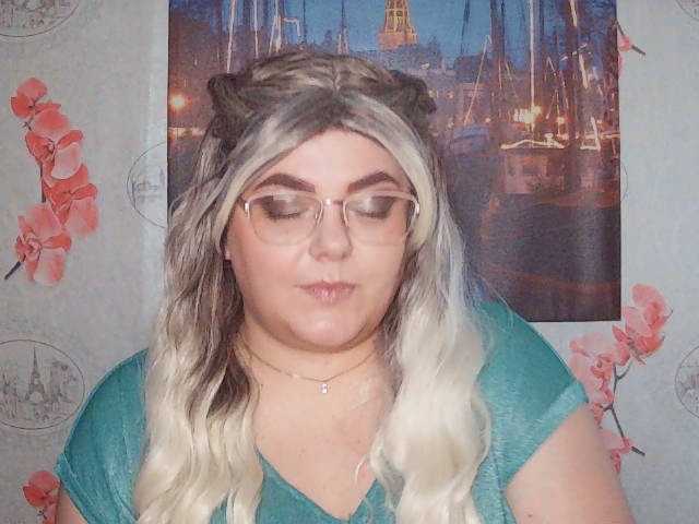 Ms-Ella's BongaCams show and profile