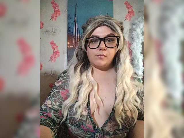 Ms-Ella's BongaCams show and profile