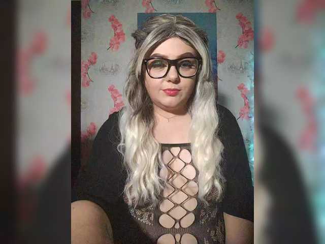 Ms-Ella's BongaCams show and profile