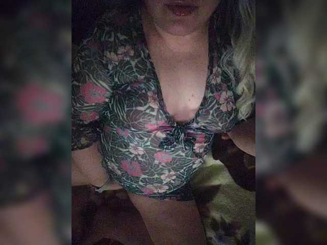 Ms-Ella's BongaCams show and profile