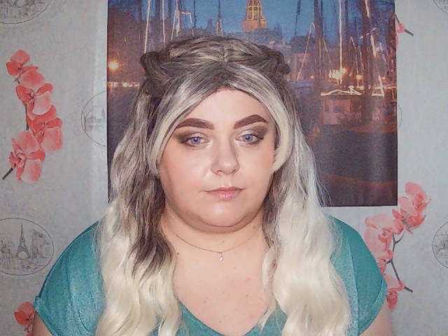 Ms-Ella's BongaCams show and profile