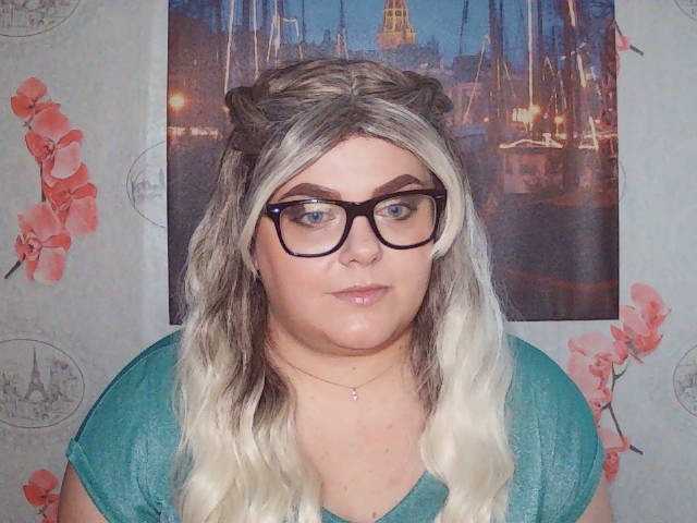 Ms-Ella's BongaCams show and profile