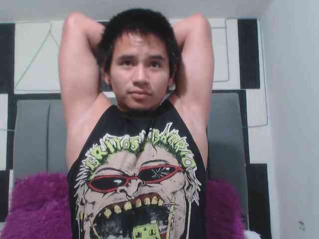 adonislatin19 Live Webcam on BongaCams