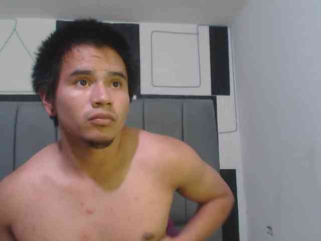 adonislatin19 Live Webcam on BongaCams