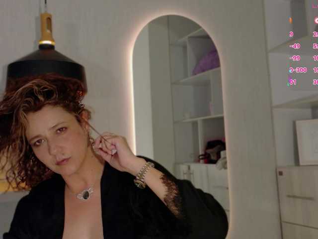 Adriana-gold's BongaCams show and profile