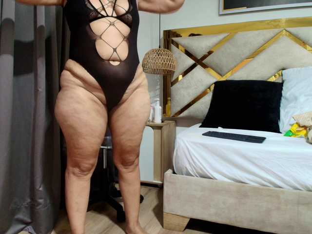 Sara-BigAss live cam