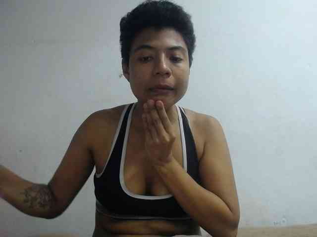 KATIUKA-32 Live Webcam on BongaCams