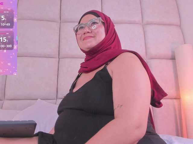 scarleetee's BongaCams show and profile