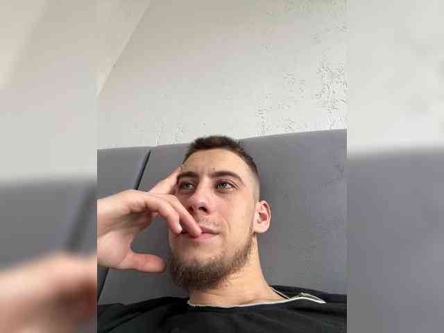 ValentinKRS Live Webcam on BongaCams