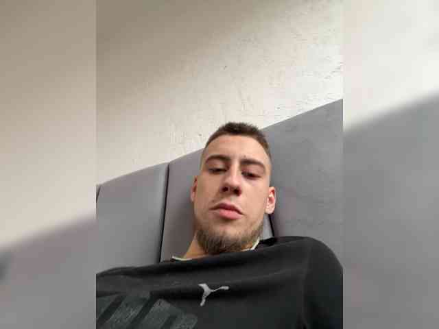 ValentinKRS Live Webcam on BongaCams