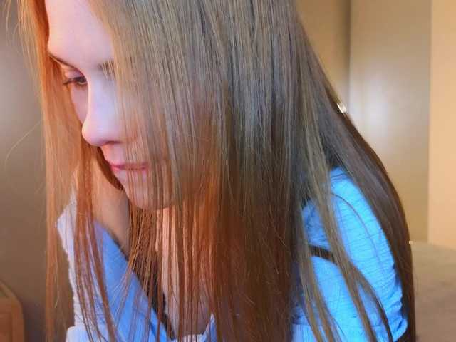 CrystalDiva's BongaCams show and profile