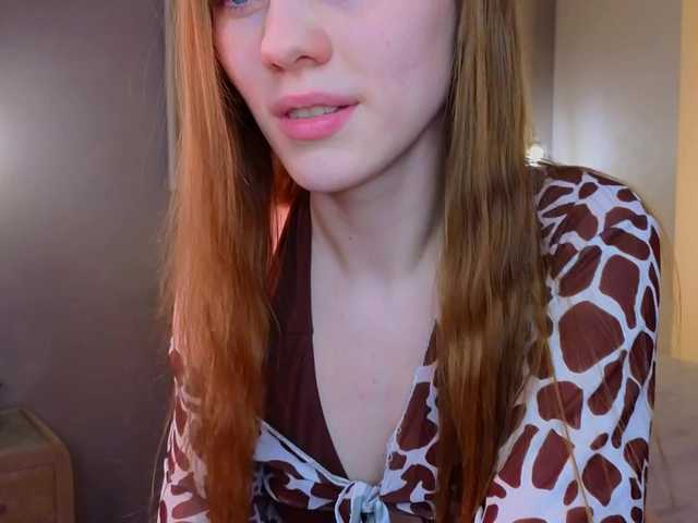 CrystalDiva's BongaCams show and profile