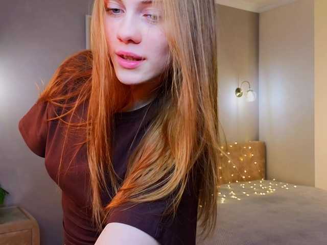 CrystalDiva's BongaCams show and profile