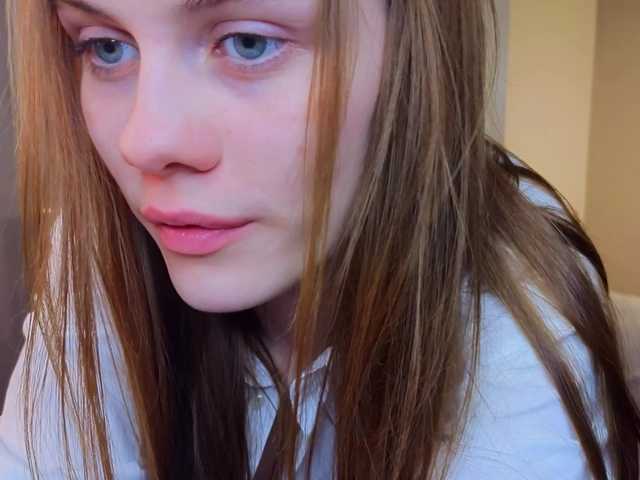 CrystalDiva's BongaCams show and profile