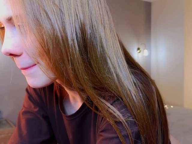 CrystalDiva's BongaCams show and profile