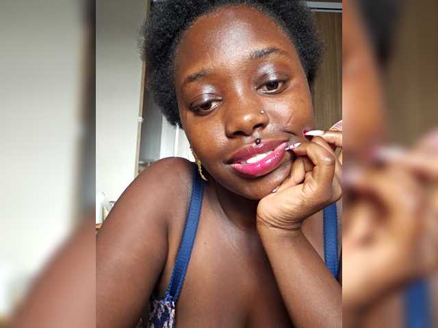 Peachydoll's BongaCams show and profile