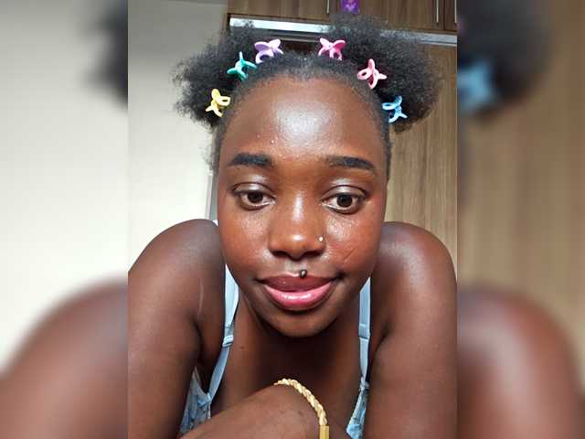 Peachydoll's BongaCams show and profile