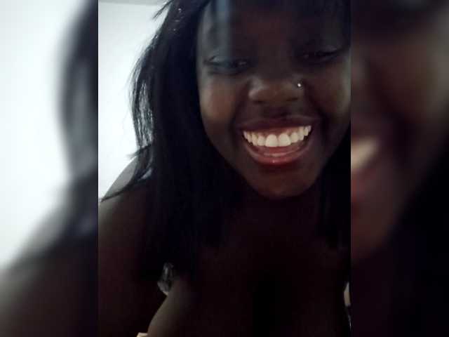 Peachydoll's BongaCams show and profile