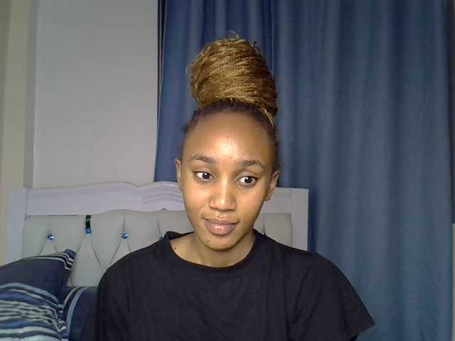 PrettyBlosssom Live Cam on BongaCams