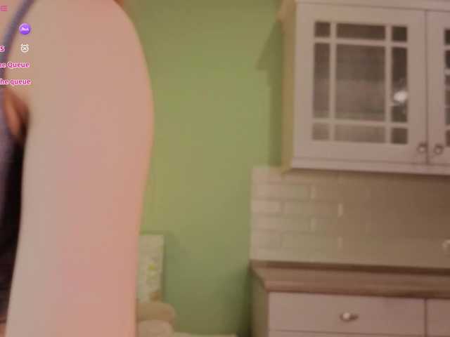 AliceGrand's BongaCams show and profile