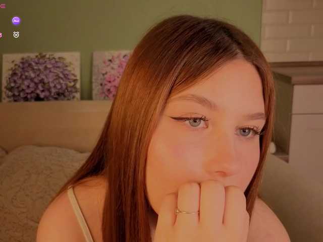 AliceGrand's BongaCams show and profile