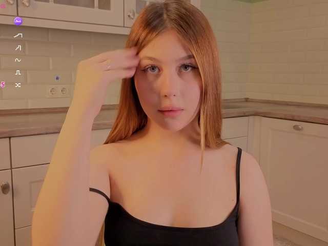 AliceGrand's BongaCams show and profile