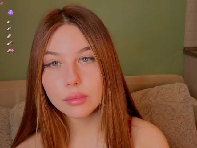 AliceGrand's BongaCams show and profile