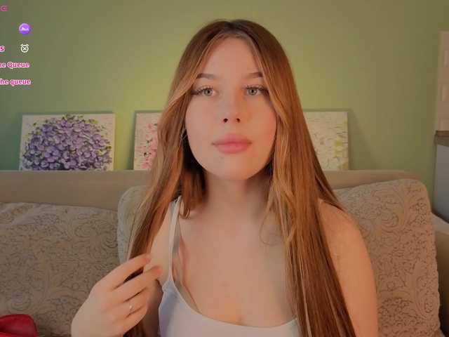 AliceGrand's BongaCams show and profile