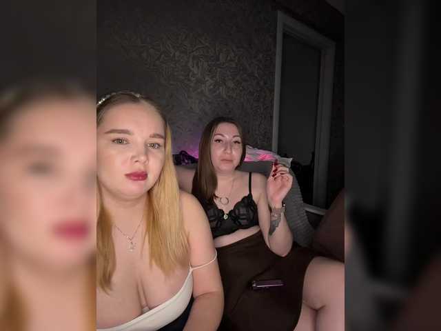 Sweet-pies's BongaCams show and profile