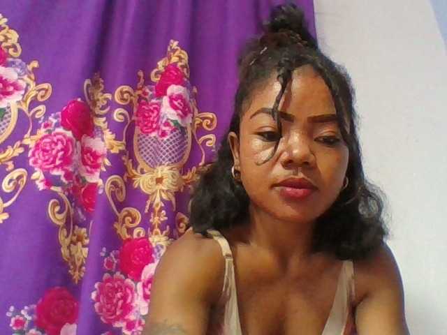 Elyah1a webcam bongacams model stream image