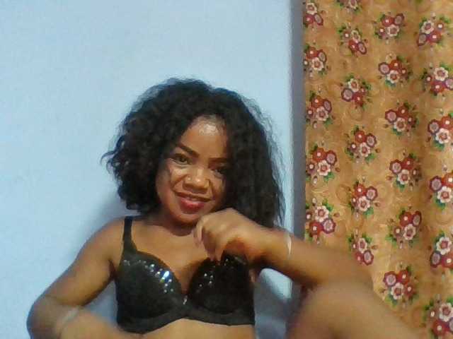 Elyah1a webcam bongacams model stream image