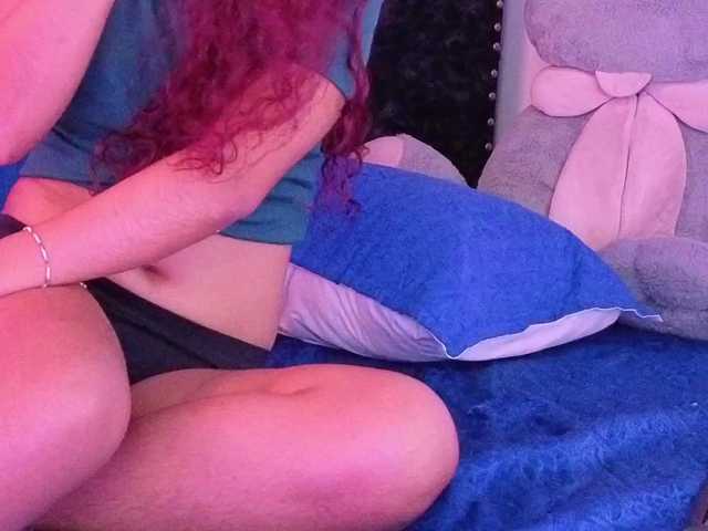 KiraKeyTeen's BongaCams show and profile