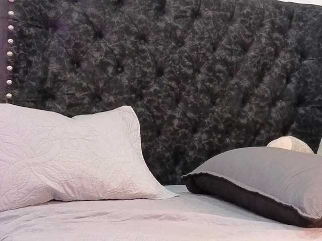 KiraKeyTeen's BongaCams show and profile